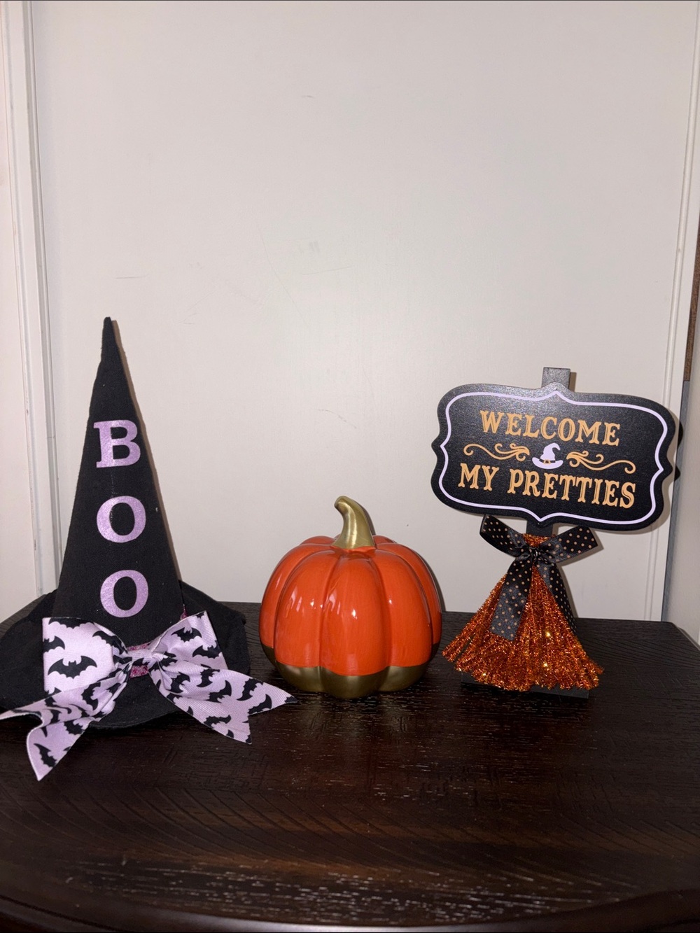 Halloween Orange Pumpkin Décor with Black Witch Hat and Welcome Sign
